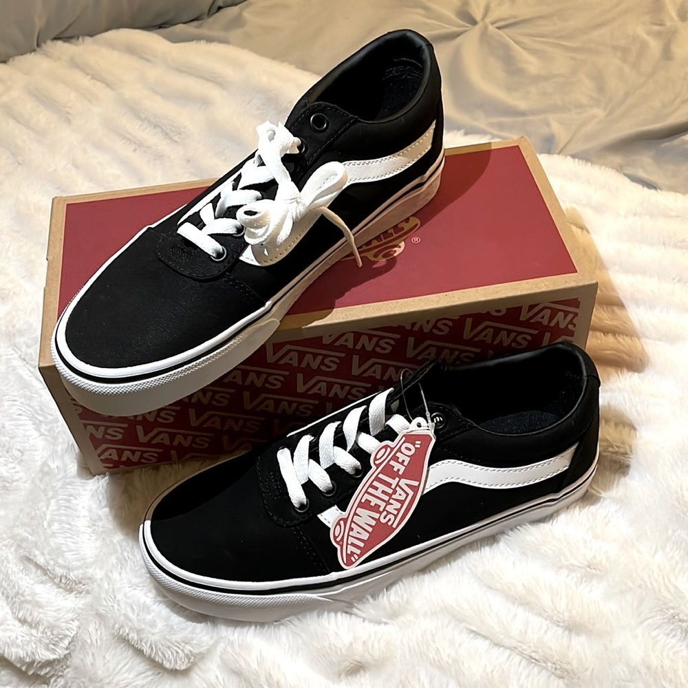Brand new women’s Vans.
